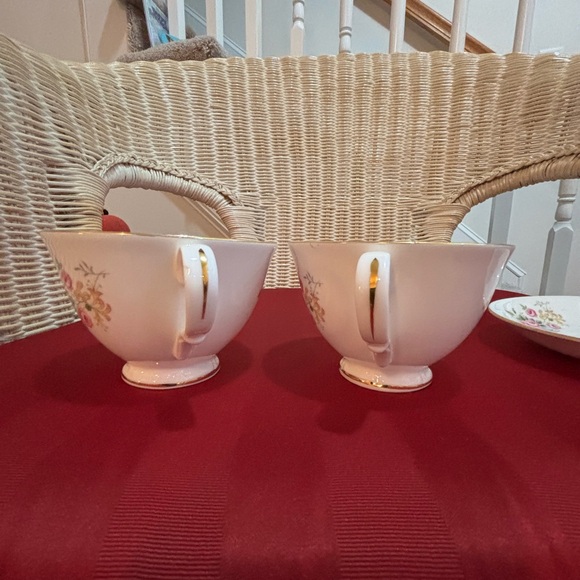 TWO (2) Shelley Fine Bone China-2 cup and saucer set - Picture 7 of 9